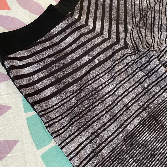 Billabong Stripe Swim Shorts - Picture 10 of 10